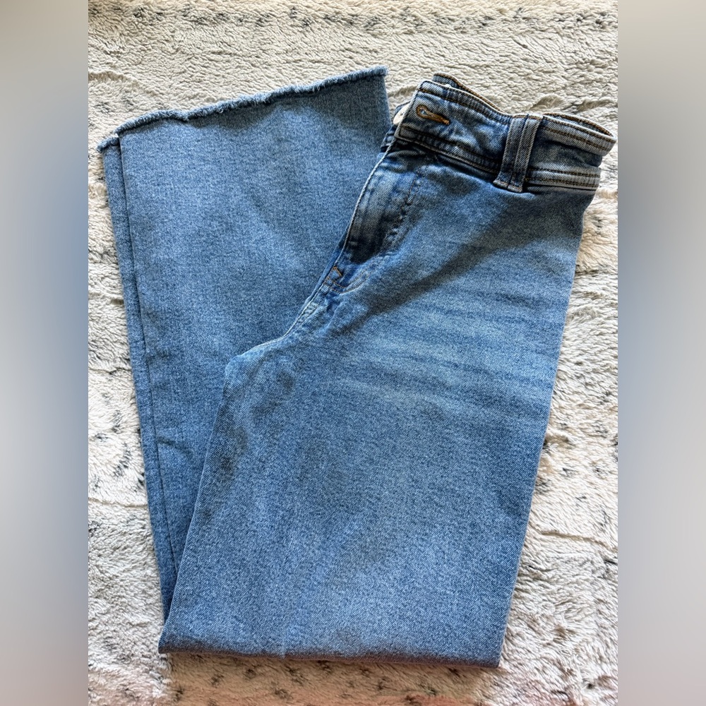Zara Women’s Straight Blue Jeans